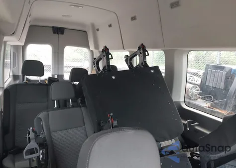 2024 Ford Transit z USA, uszkodzony, nr VIN 1FBVU5XGXRKB05886